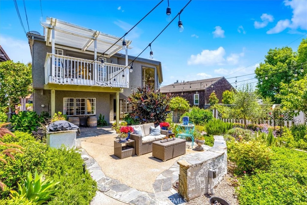 210 W Avenida Gaviota