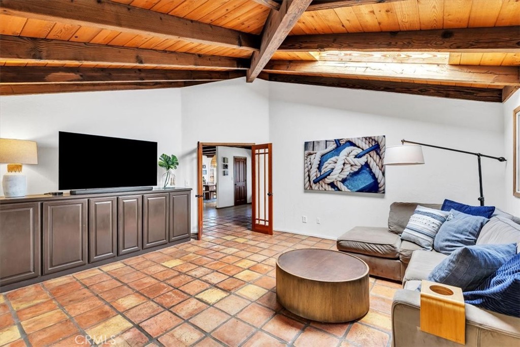 210 W Avenida Gaviota