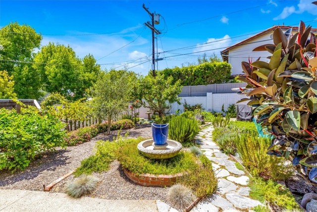 210 W Avenida Gaviota