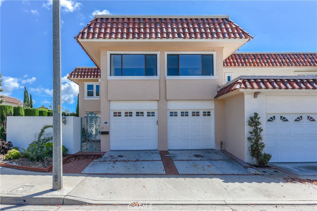 10 Satinwood Way