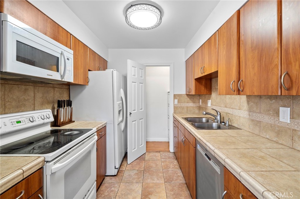 9745 Port Royal Circle