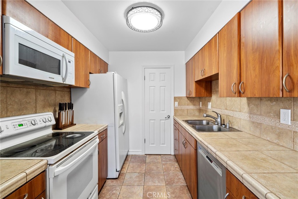 9745 Port Royal Circle