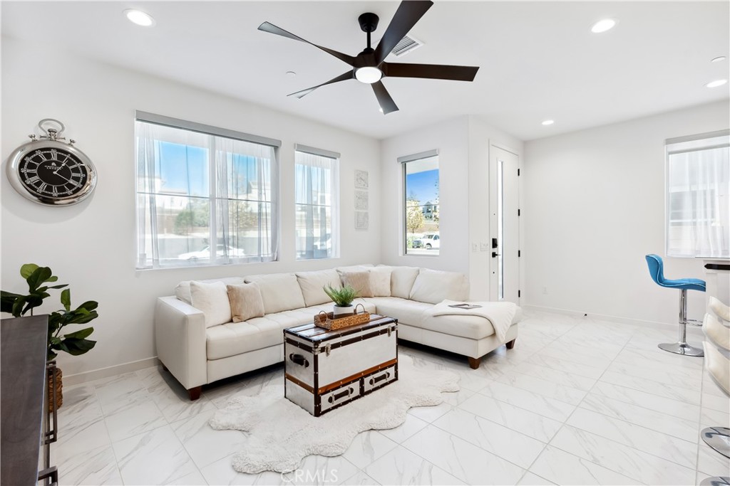 2371 Horseback Rd
