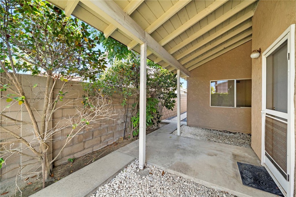 11551 Gladstone Circle