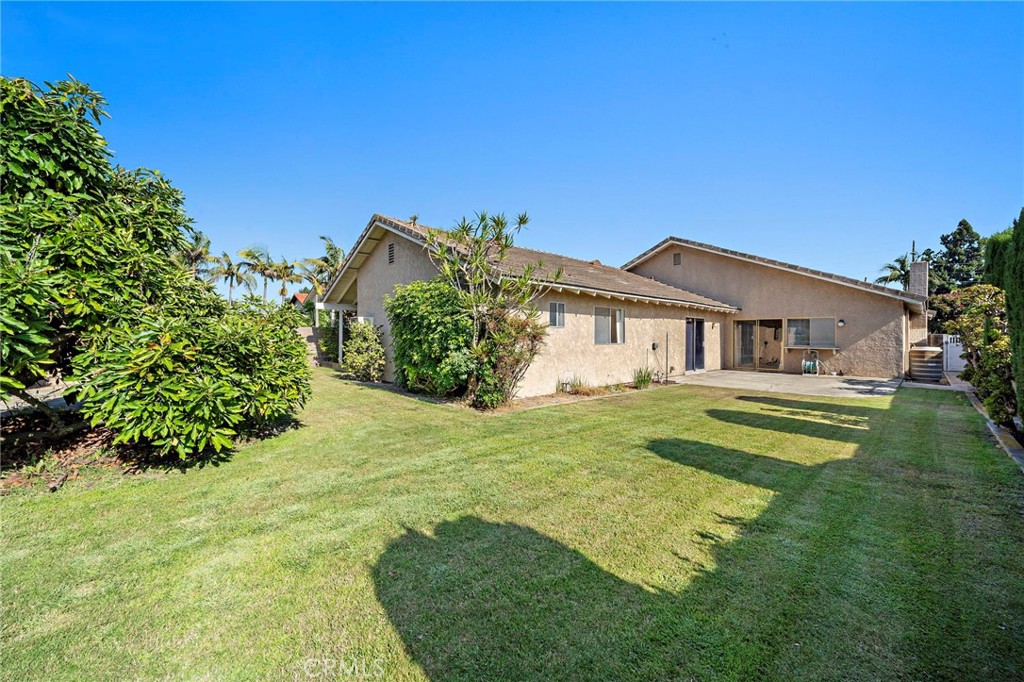 11551 Gladstone Circle