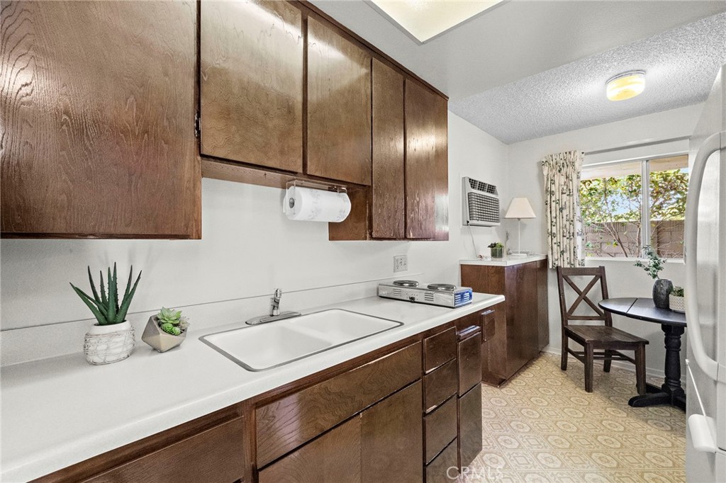 11551 Gladstone Circle