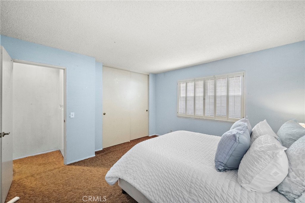 11551 Gladstone Circle