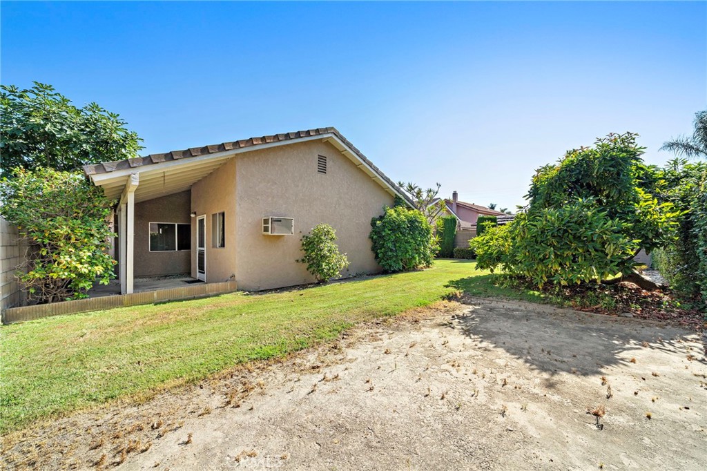 11551 Gladstone Circle