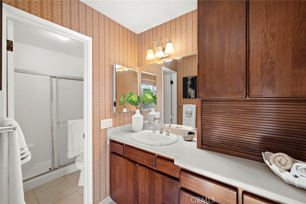 11551 Gladstone Circle