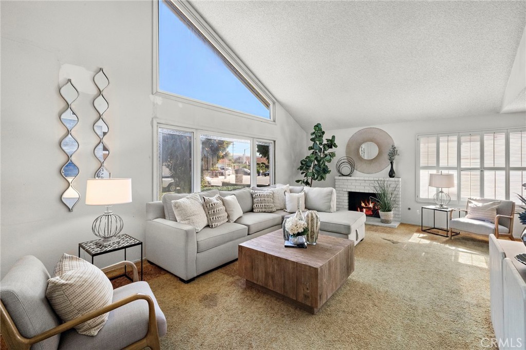 11551 Gladstone Circle