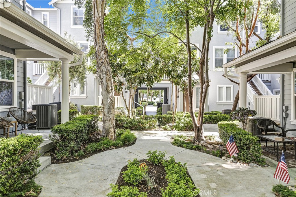 29 Hinterland Way