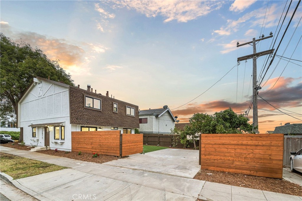 33871 Copper Lantern Street