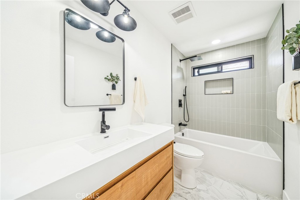 33871 Copper Lantern Street