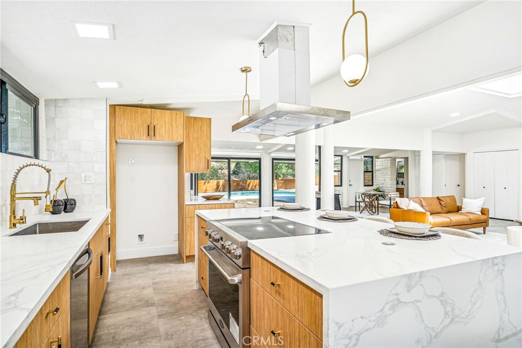 15495 Washington Street