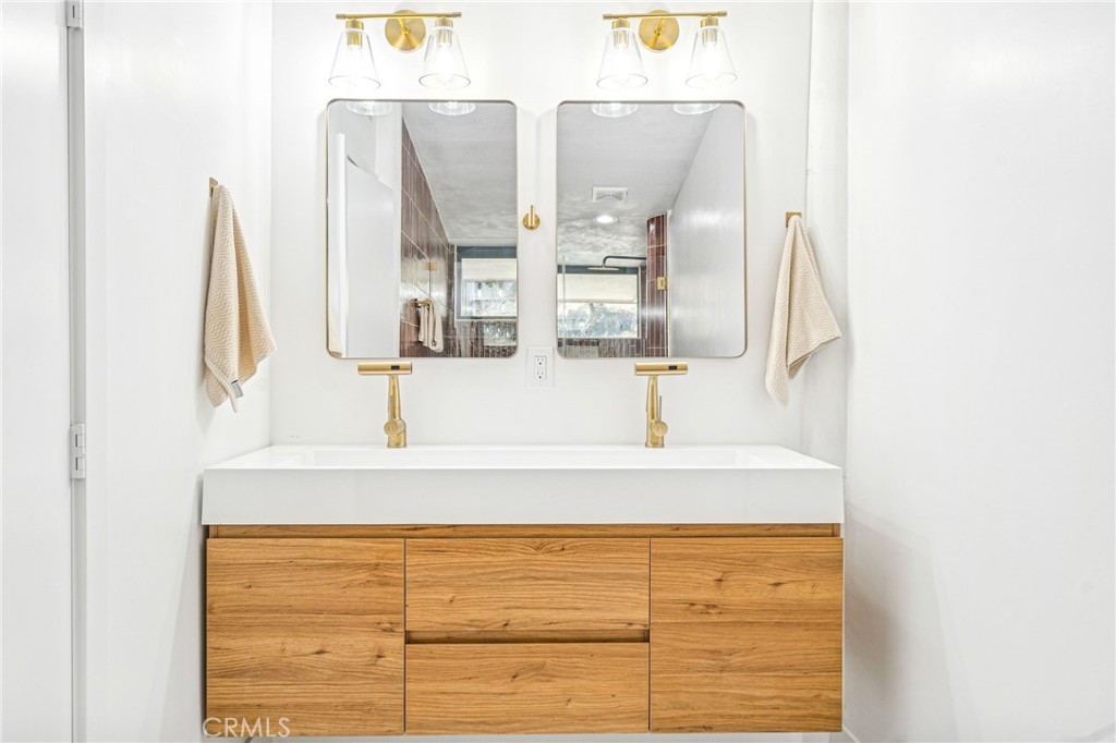 15495 Washington Street