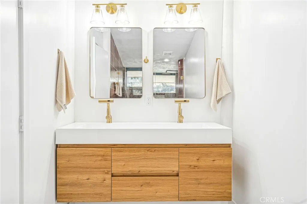 15495 Washington Street