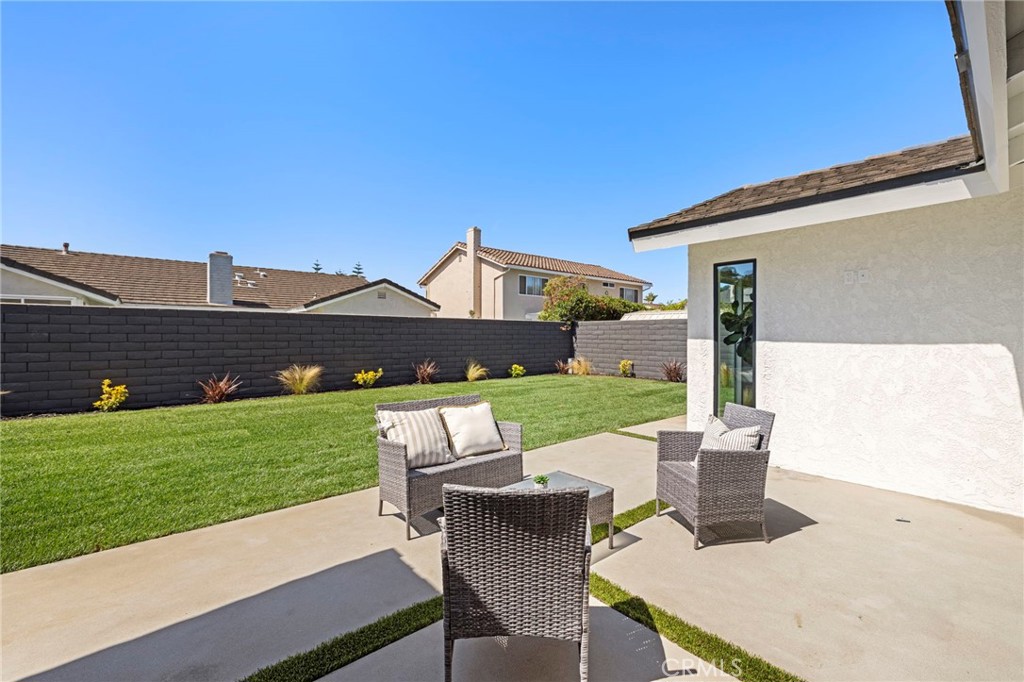 6852 Vista Del Sol Drive