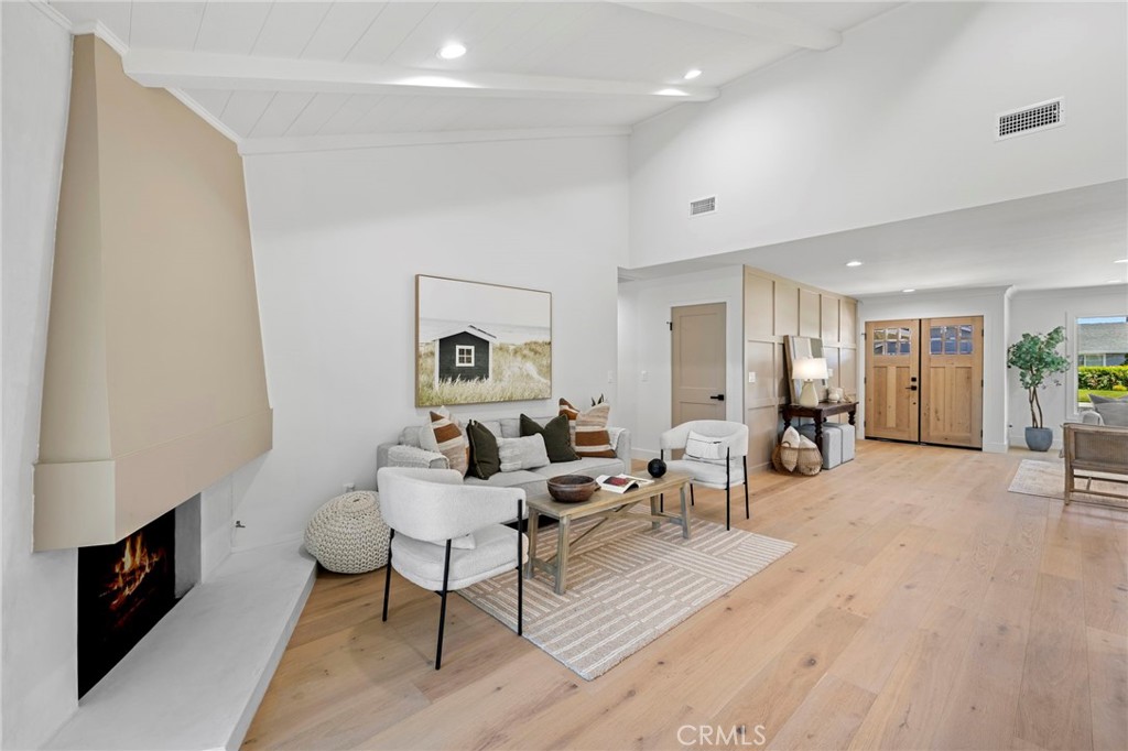 6852 Vista Del Sol Drive