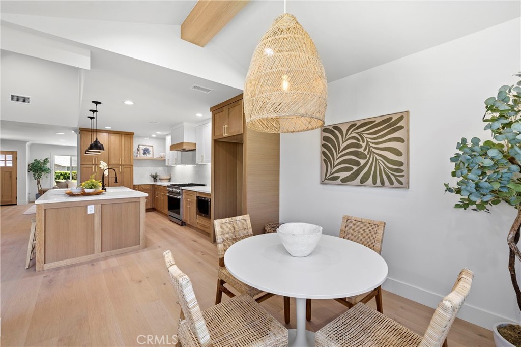 6852 Vista Del Sol Drive