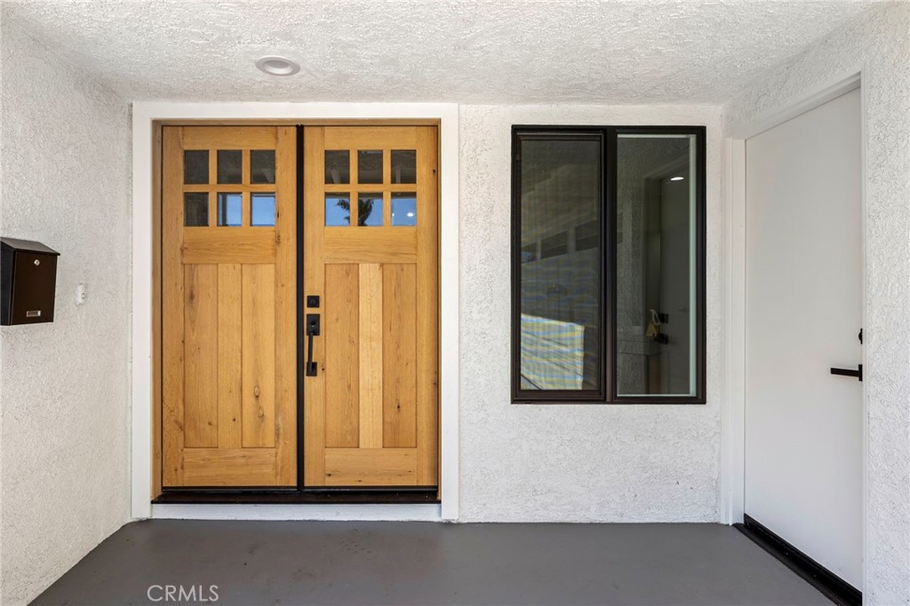 6852 Vista Del Sol Drive