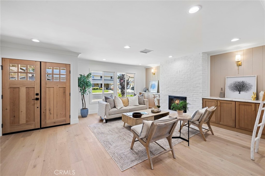 6852 Vista Del Sol Drive