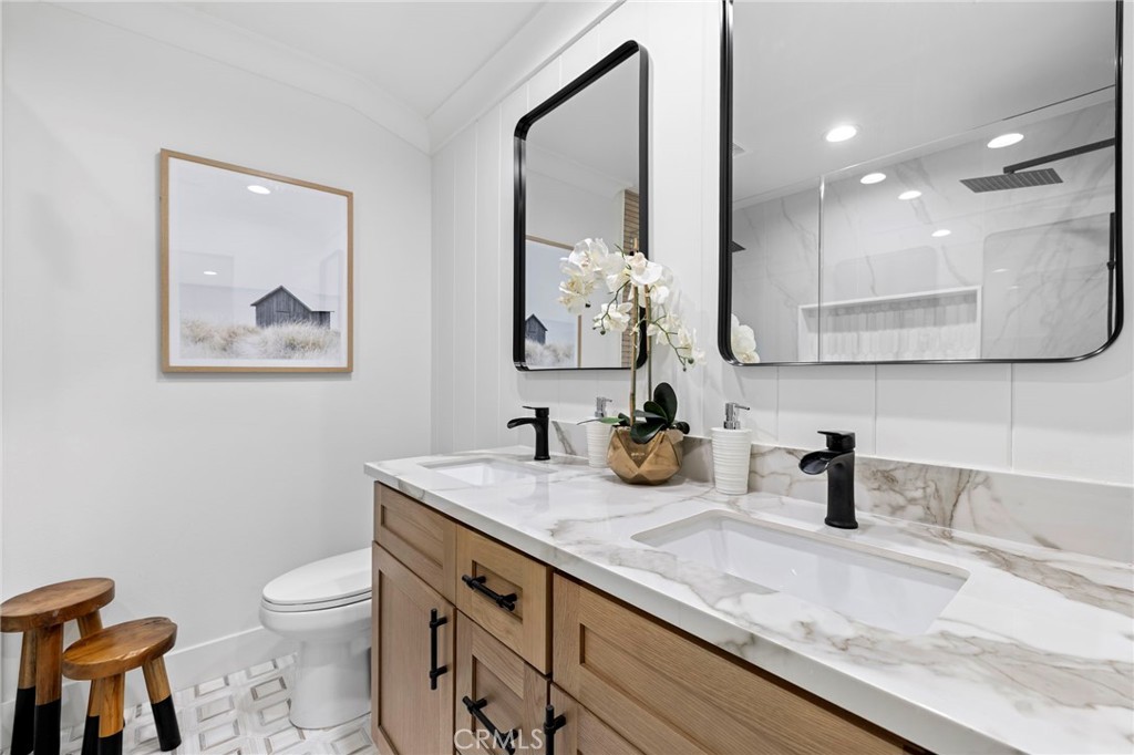 6852 Vista Del Sol Drive