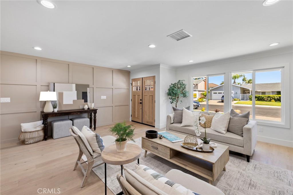 6852 Vista Del Sol Drive