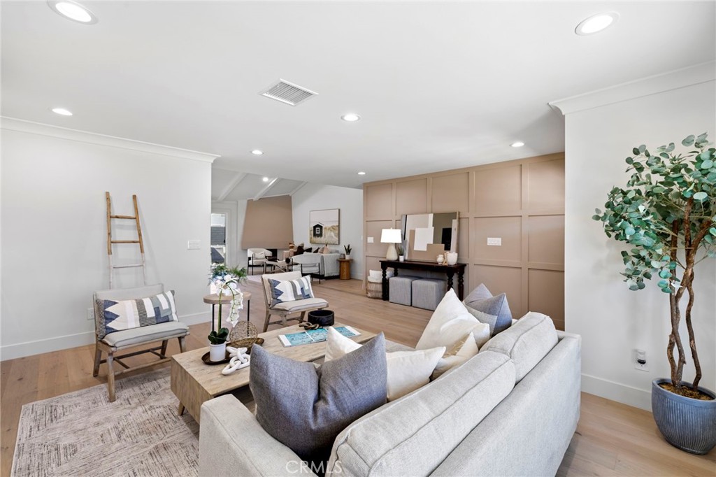 6852 Vista Del Sol Drive