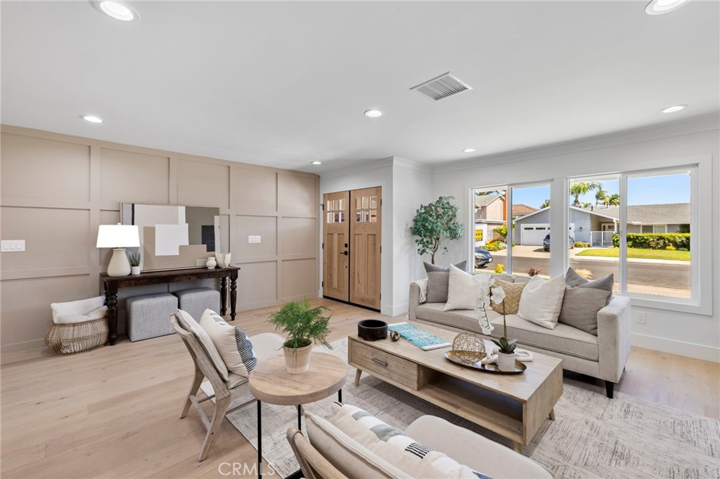 6852 Vista Del Sol Drive