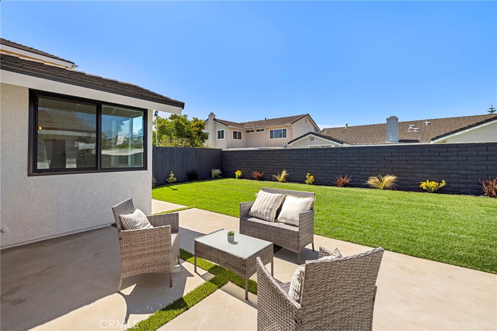 6852 Vista Del Sol Drive