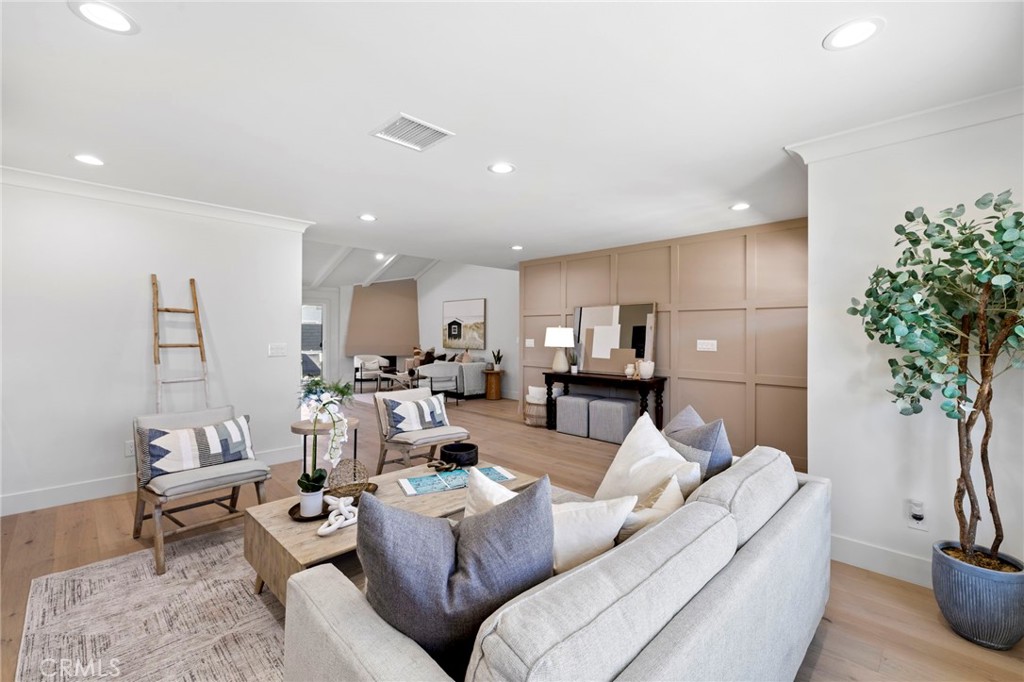 6852 Vista Del Sol Drive