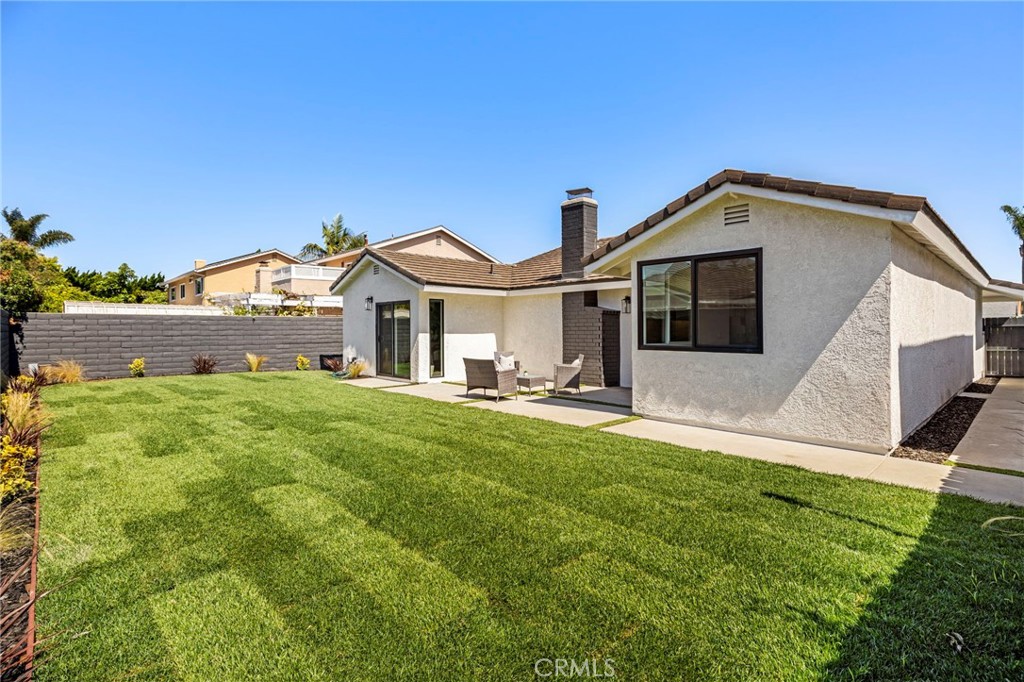 6852 Vista Del Sol Drive