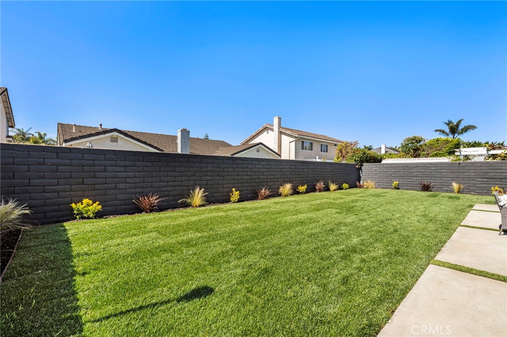 6852 Vista Del Sol Drive