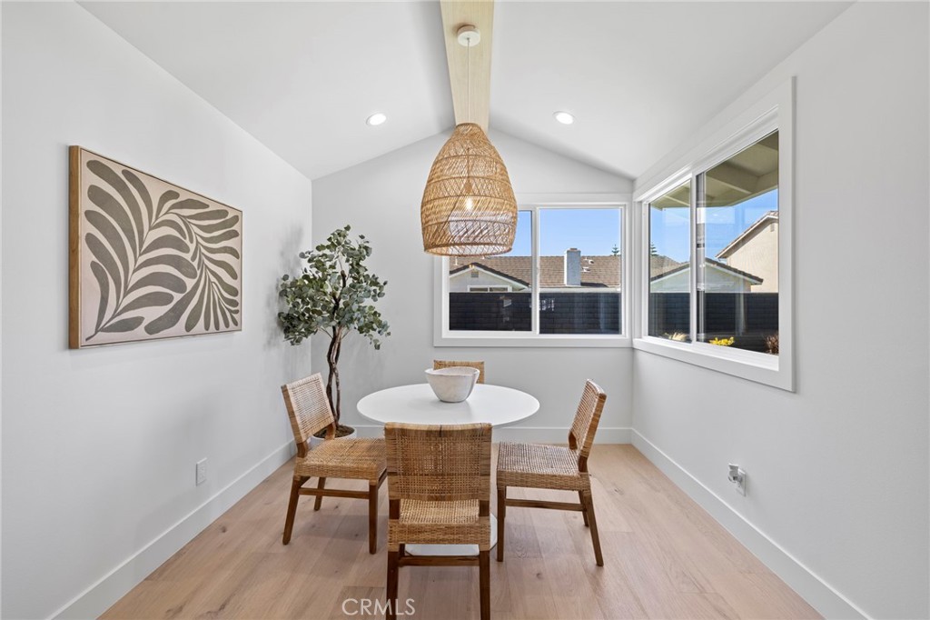 6852 Vista Del Sol Drive