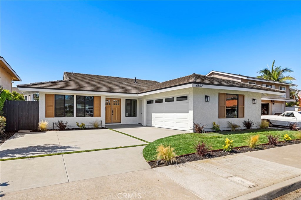 6852 Vista Del Sol Drive