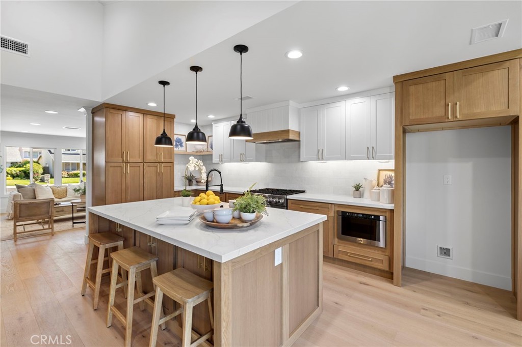 6852 Vista Del Sol Drive