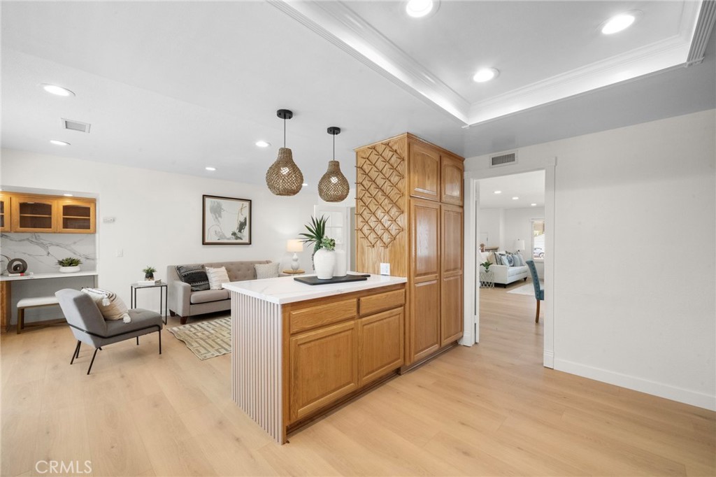 9092 La Linda Avenue