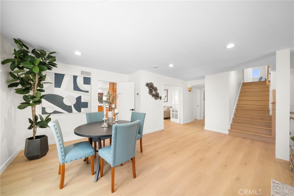 9092 La Linda Avenue