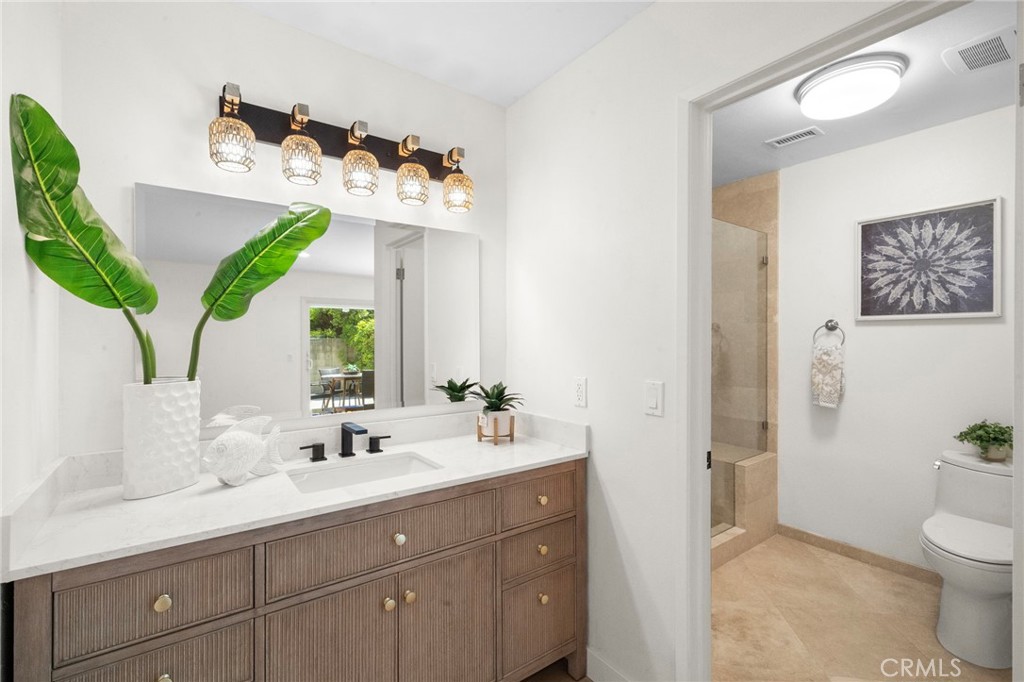 9092 La Linda Avenue