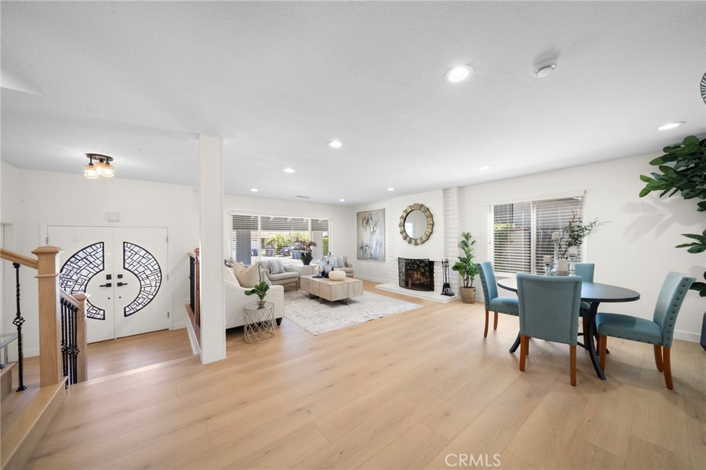 9092 La Linda Avenue