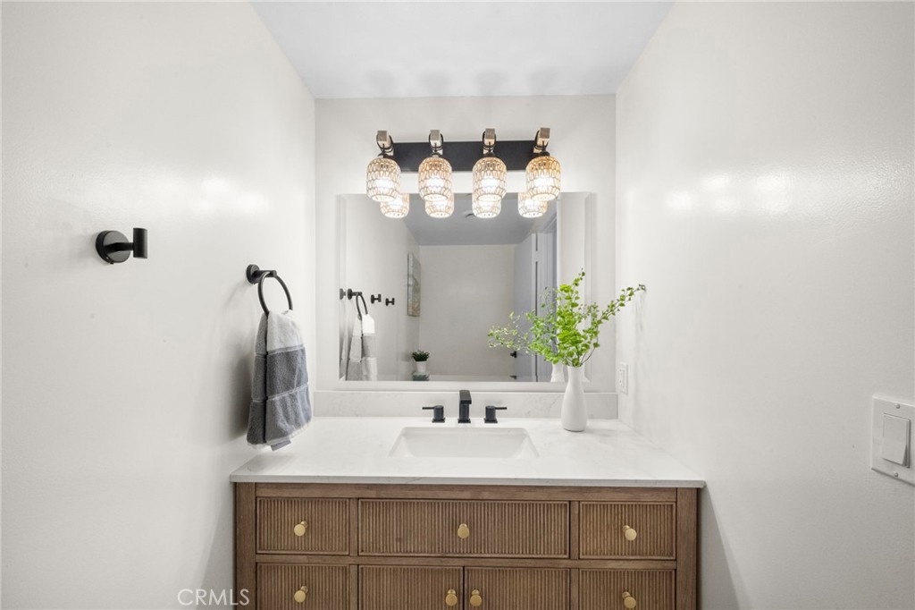 9092 La Linda Avenue