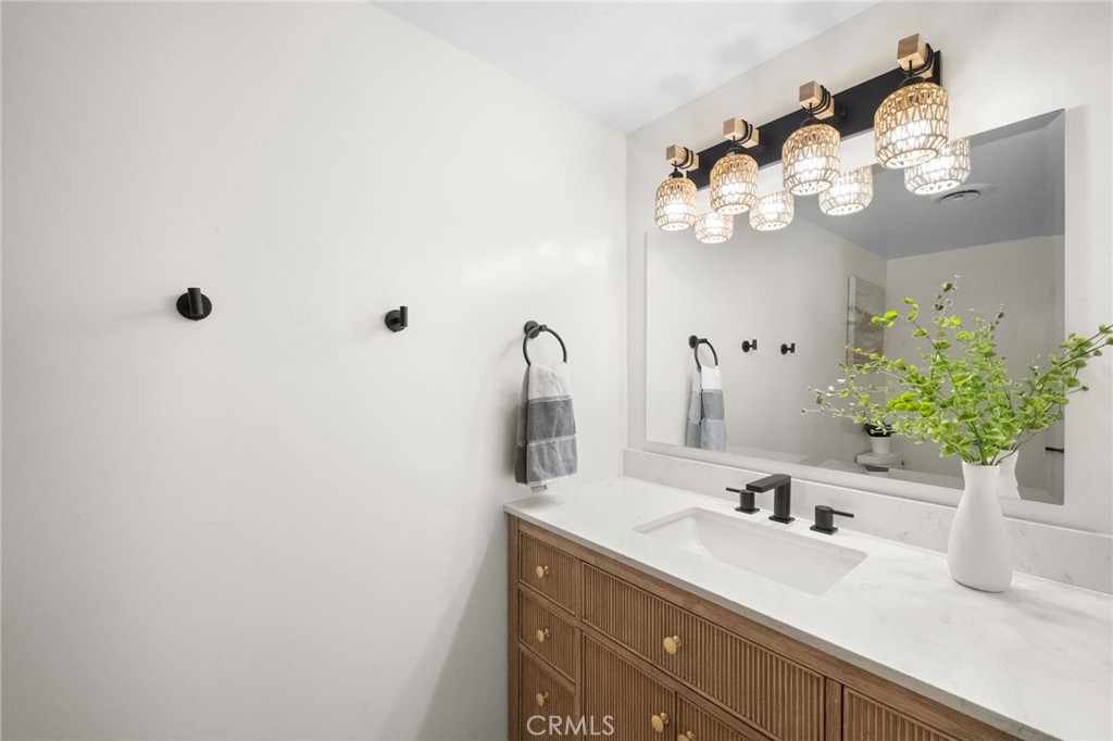 9092 La Linda Avenue