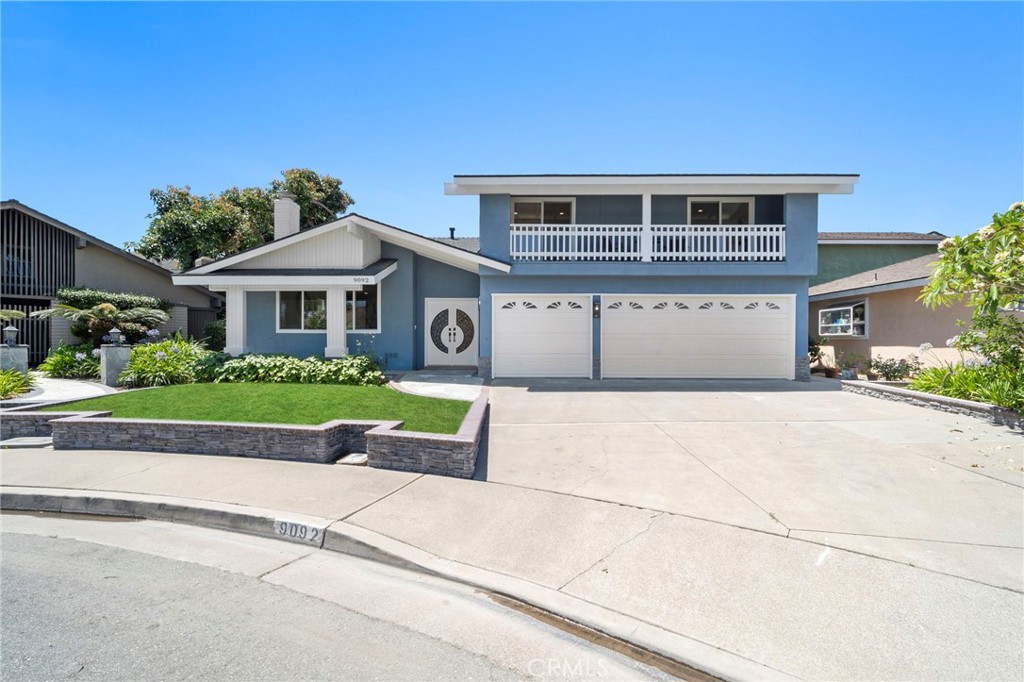 9092 La Linda Avenue