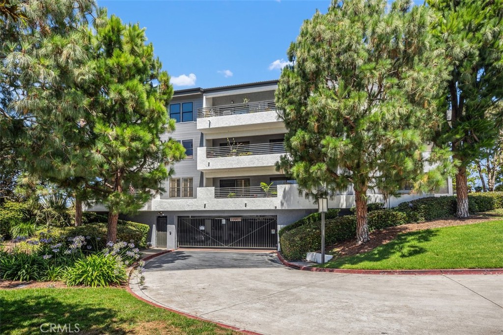 950 Cagney Lane 107