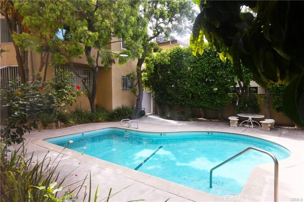 514 S Harvard Boulevard 309