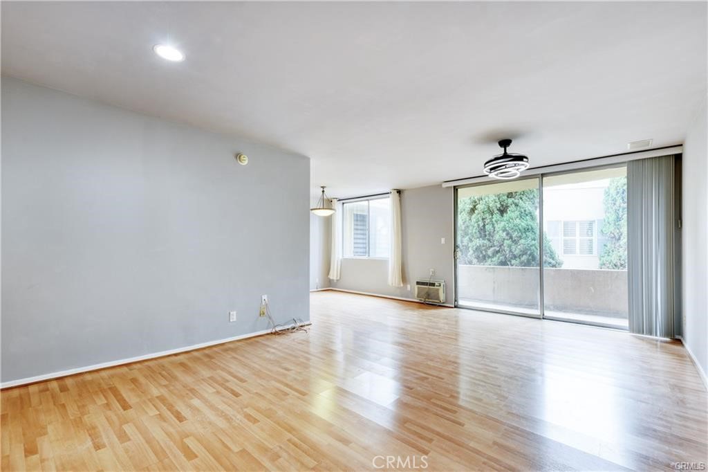514 S Harvard Boulevard 309
