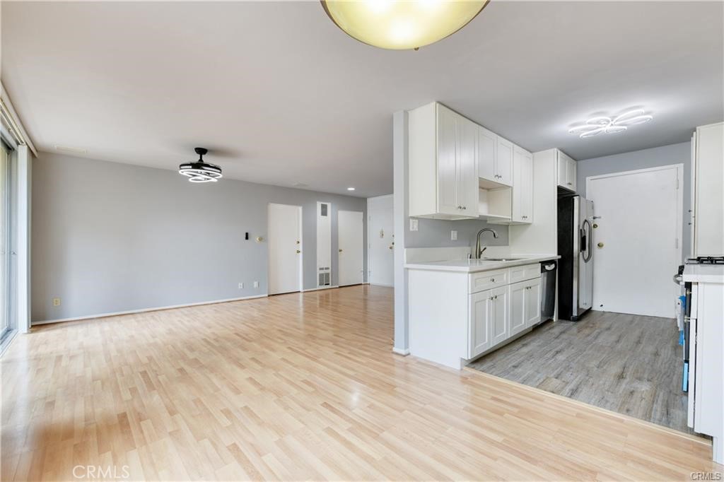 514 S Harvard Boulevard 309