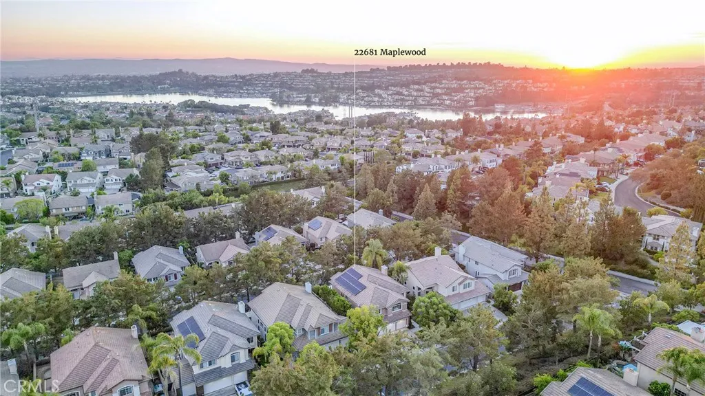 22681 Maplewood