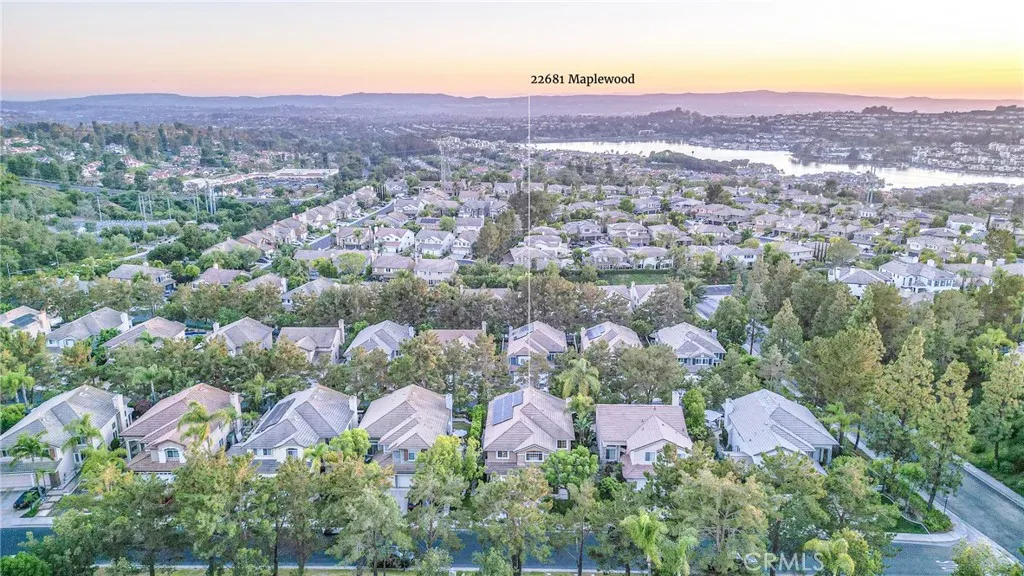 22681 Maplewood