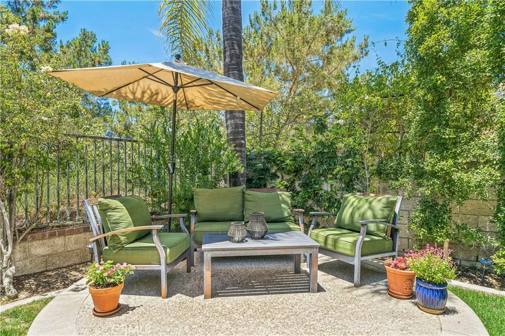22681 Maplewood